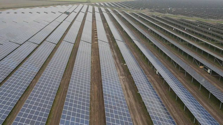 光伏背板是什么材料，背板在光伏組件中的比重