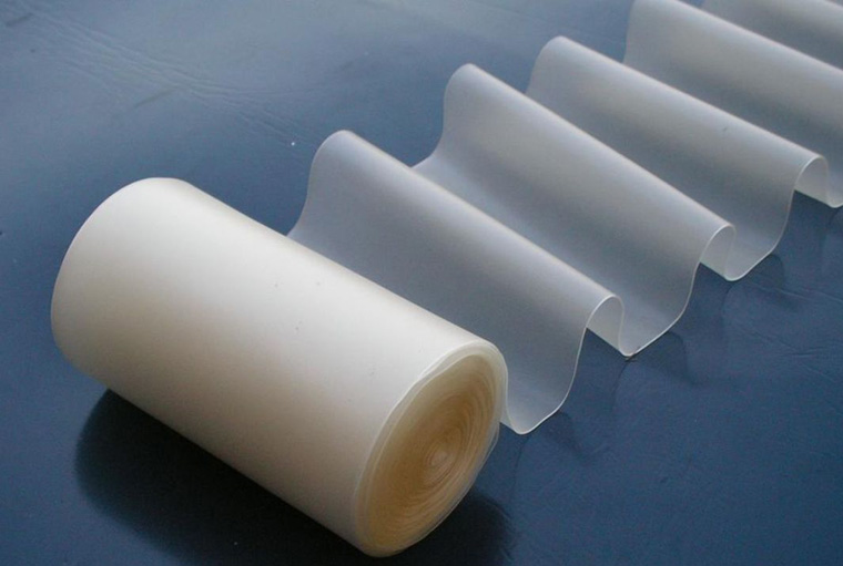 光伏膠膜使用壽命，poe材料生產(chǎn)工藝流程