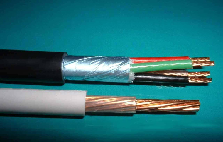 光伏電纜哪些項(xiàng)目用，光伏板與光伏板電纜怎么連接