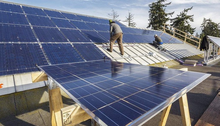 光伏支架算設(shè)備嗎,光伏支架用不銹鋼好還是鋁合金好