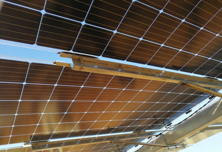 光伏板雙玻雙面優(yōu)缺點(diǎn)，光伏組件雙面率是什么