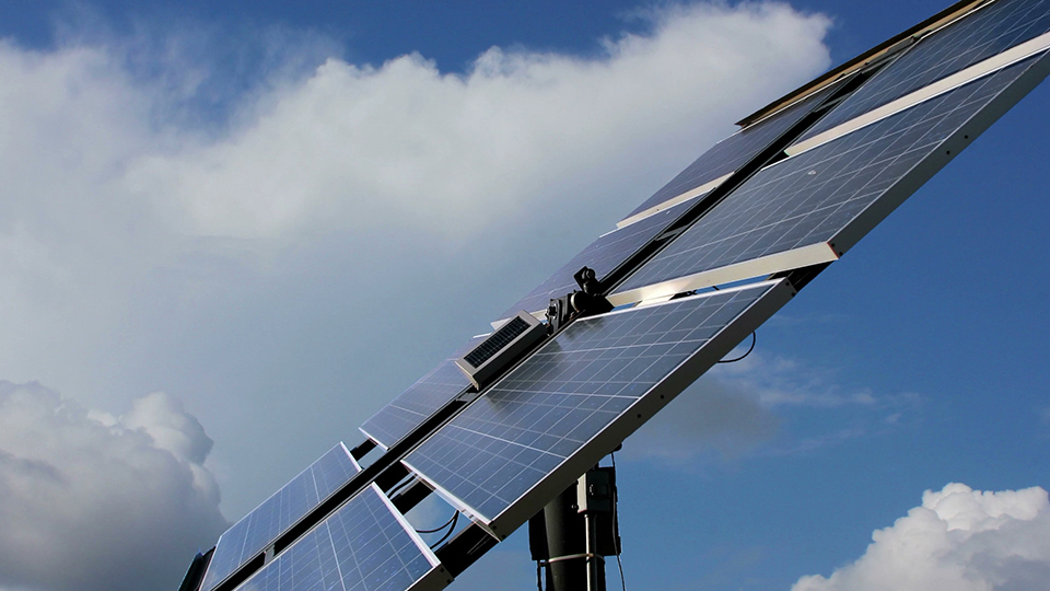 光伏逆變器電壓過高報(bào)警如何解決 光伏逆變器電壓過高報(bào)警如何解決